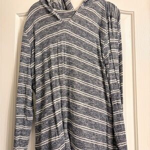 Lou & Grey V-Neck Sweater in Navy and White Stripes